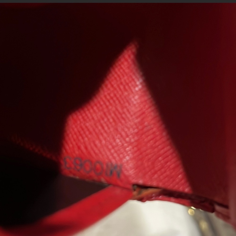 💯 Authentic Red LV Epi Wallet​ - Picture 10 of 10
